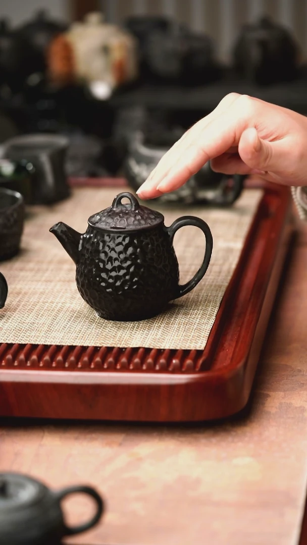 归玉堂冰碛岩重工雕刻灵泉壶200cc