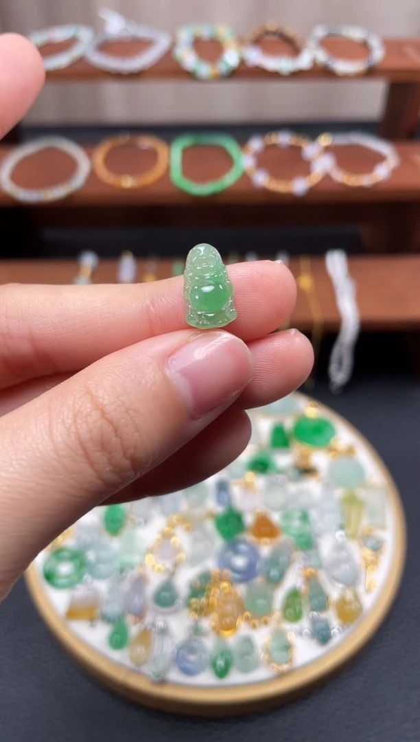 【闪购商品】翡翠吊坠(不含链)未镶嵌一个  JK602