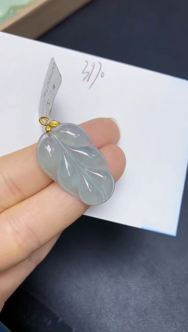 翡翠18K金镶嵌颈饰 天然翡翠A货