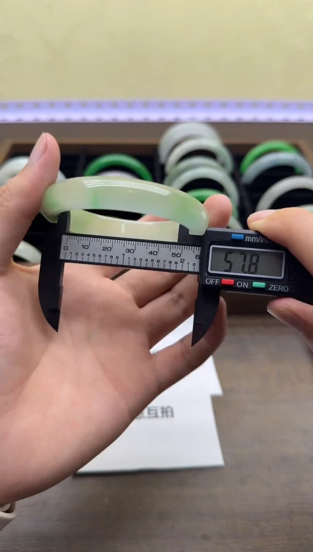 未镶嵌手镯翡翠A39