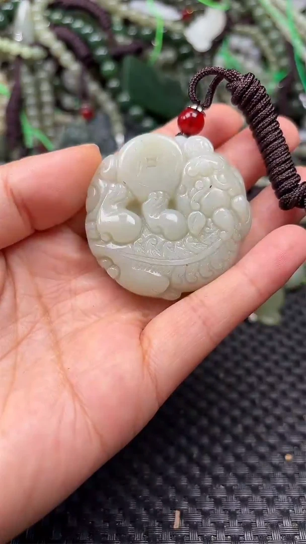 和田玉未镶嵌颈饰1