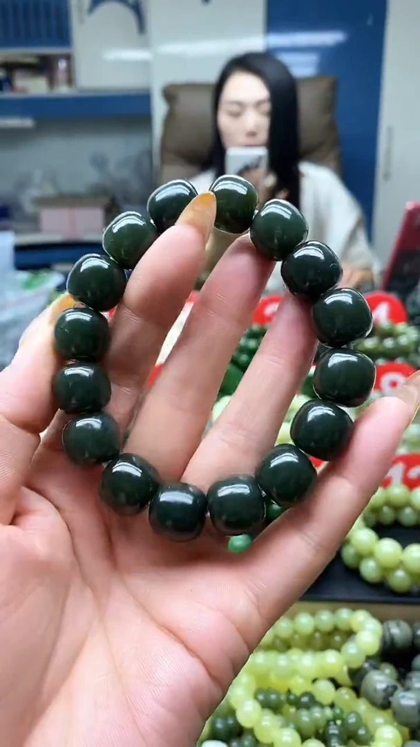 未镶嵌手串和田玉老型且末蓝冰瓷蓝14有包容