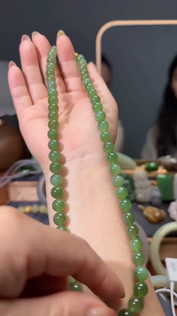 和田玉（碧玉）未镶嵌颈饰1