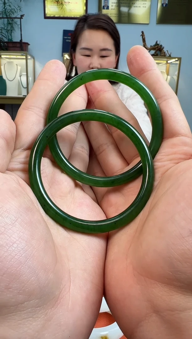 【闪购商品】和田玉手镯未镶嵌手镯多样性发货拍一发一