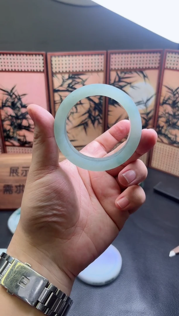 未镶嵌翡翠手镯定制翡翠手镯定制