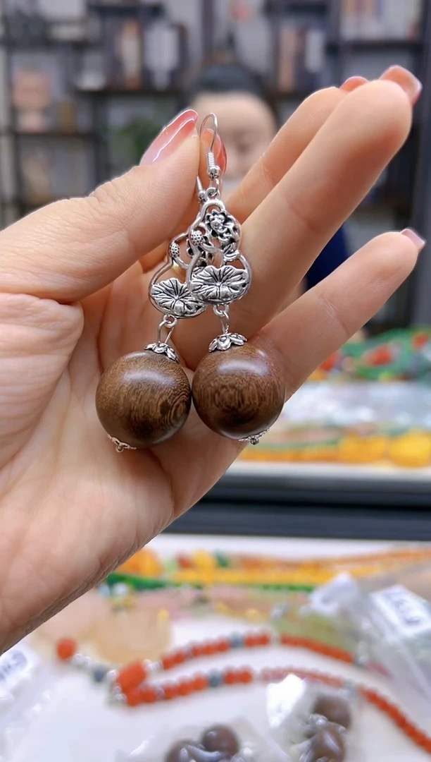 【闪购商品】木制大珠葫芦耳饰E537