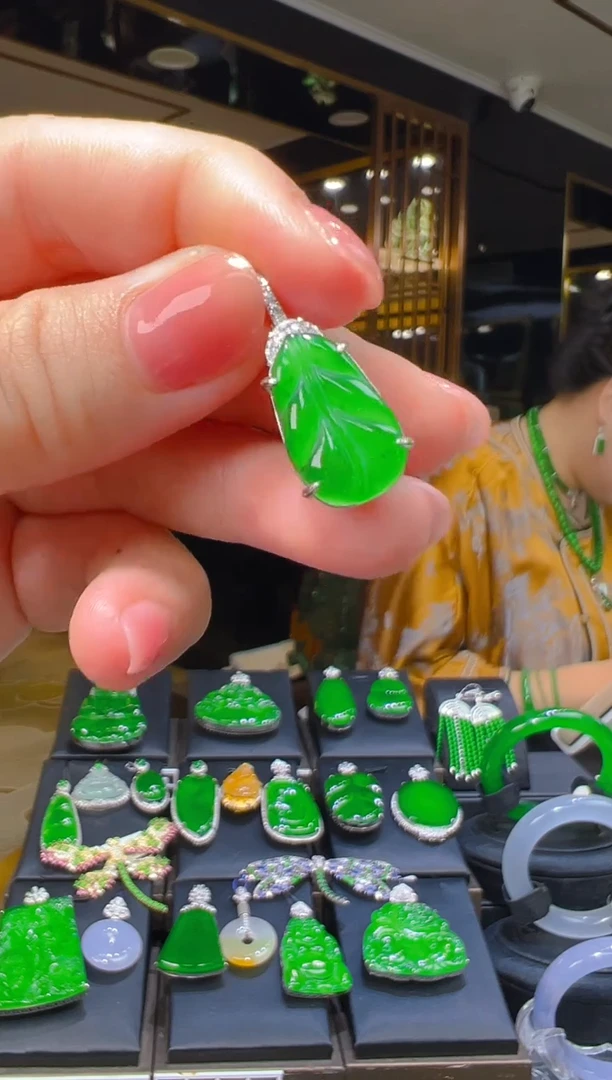 翡翠银S925镶嵌吊坠(赠链)036（多样性发其一）