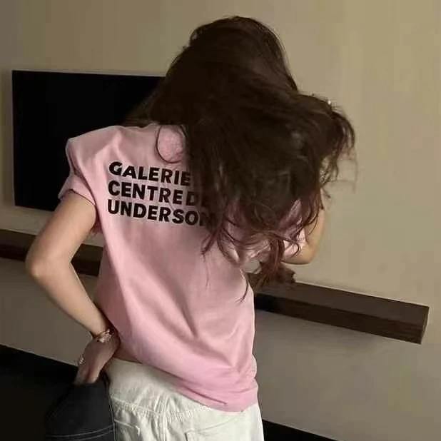 8913·T# 字母T 休闲百搭垫肩背后字母宽松短款T•