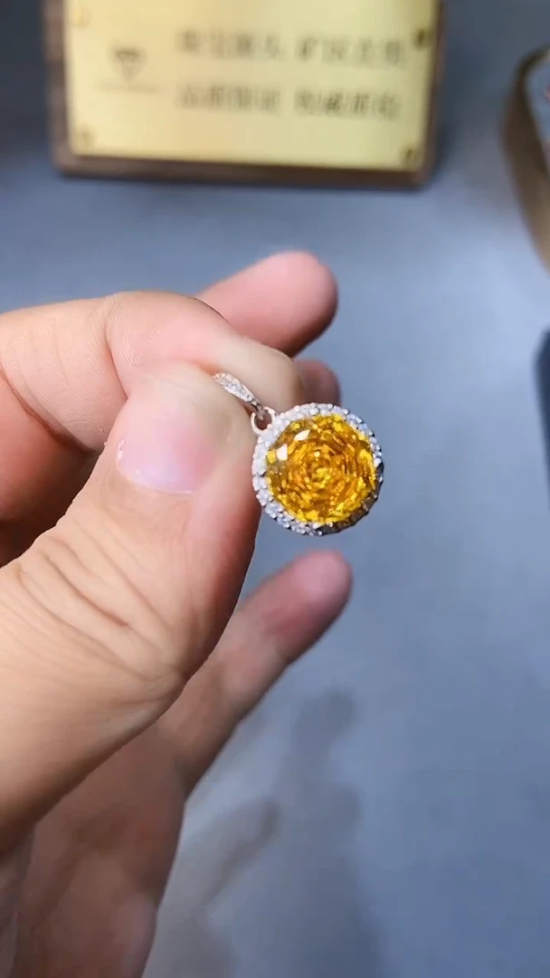 【闪购商品】黄晶颈饰银S925镶嵌35444