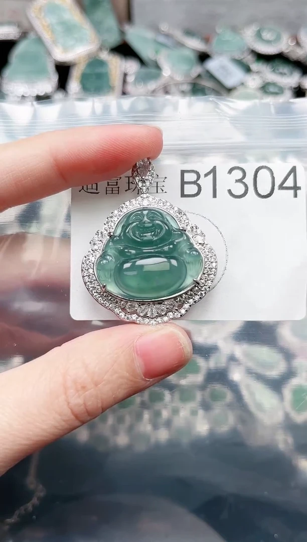 【闪购商品】翡翠颈饰未镶嵌赠皮绳1304