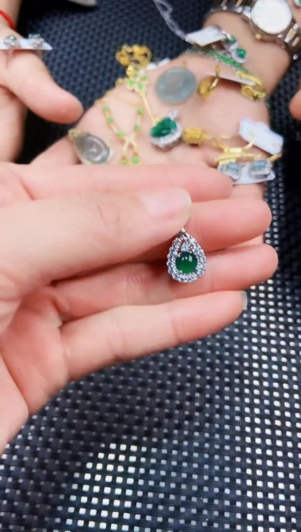 【闪购商品】翡翠吊坠(不含链)未镶嵌111111111