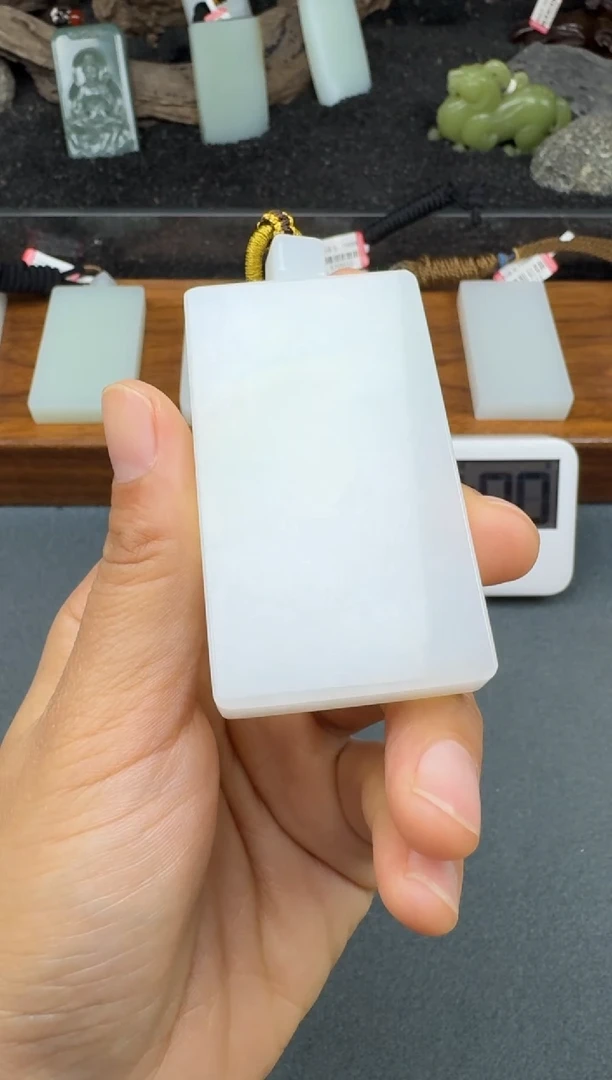 颈饰未镶嵌和田玉2
