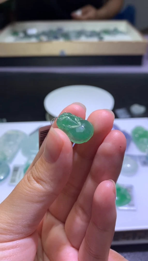 未镶嵌定制翡翠毛货