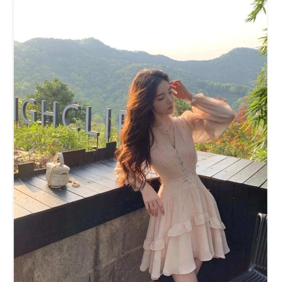 【呆呆】大码女装甜美v领重工钉钻长袖A字裙女气质百搭连衣裙13008