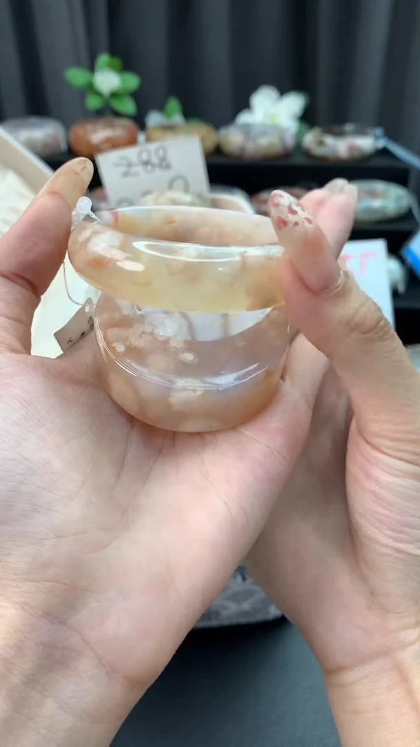 未镶嵌手镯石英质玉（55圈口）赠送镯心