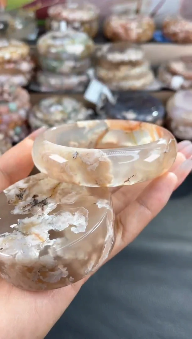 未镶嵌手镯石英质玉63