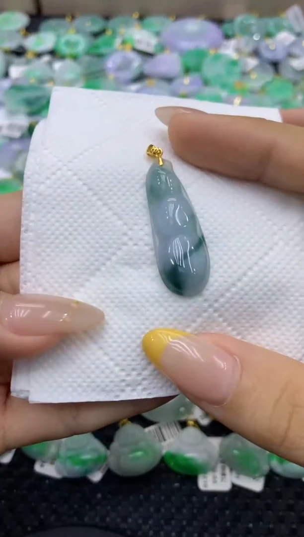 颈饰未镶嵌翡翠天然缅甸翡翠A货