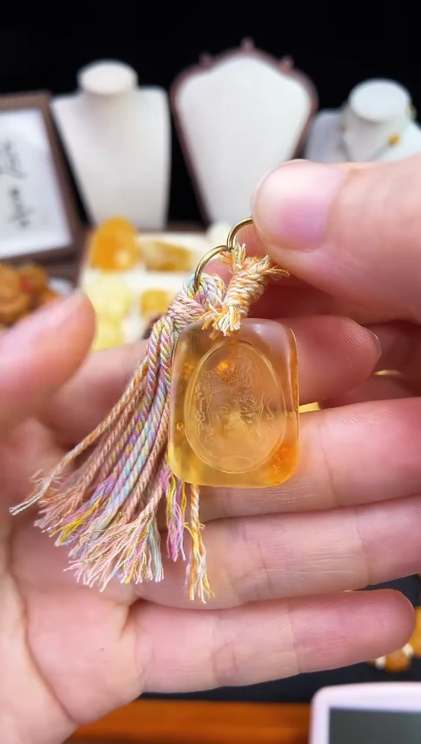 琥珀未镶嵌珠宝奇石柒月