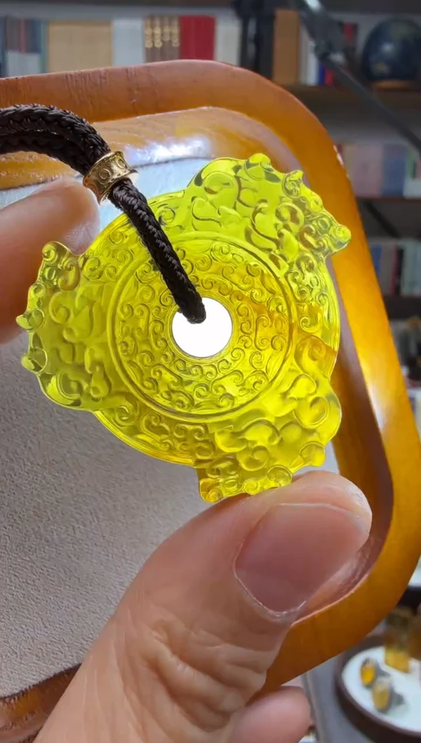 未镶嵌颈饰琥珀璇玑吊坠