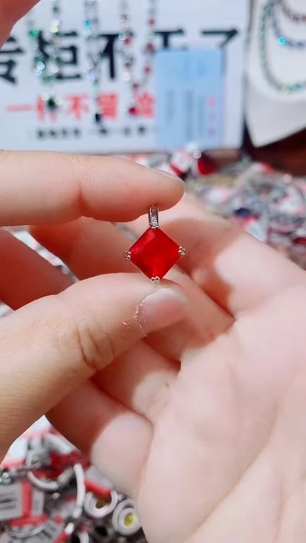 颈饰未镶嵌红宝石红宝石吊坠