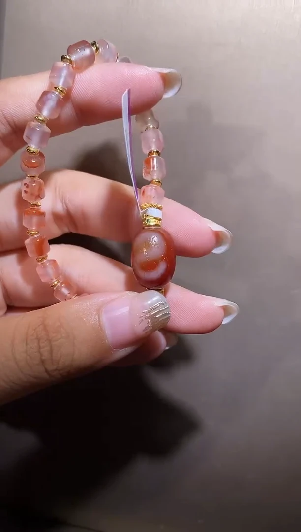 玛瑙/玉髓（覆膜）颈饰未镶嵌X