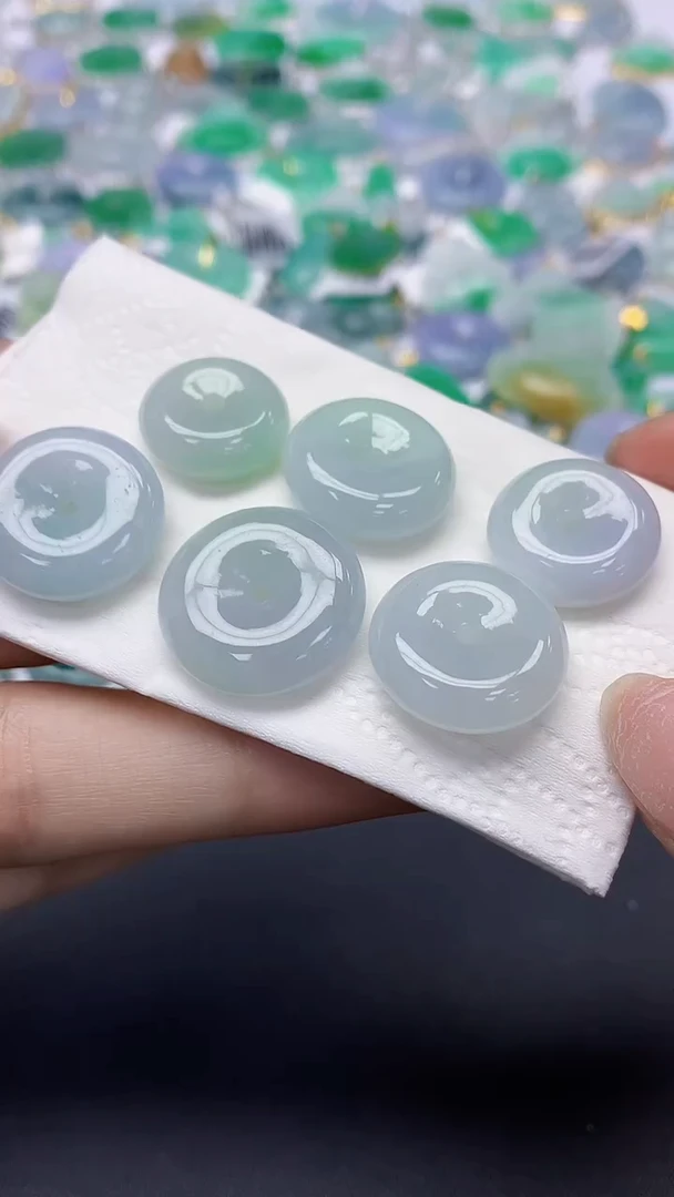 翡翠未镶嵌颈饰天然缅甸a货翡翠随机发一