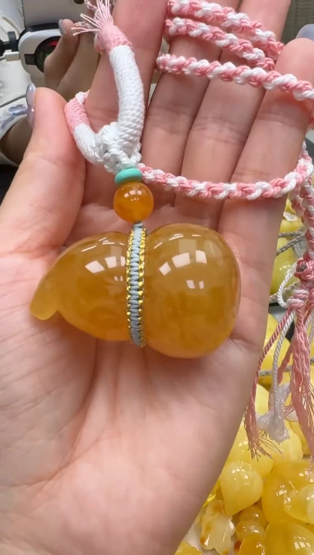 裸石琥珀未镶嵌如图