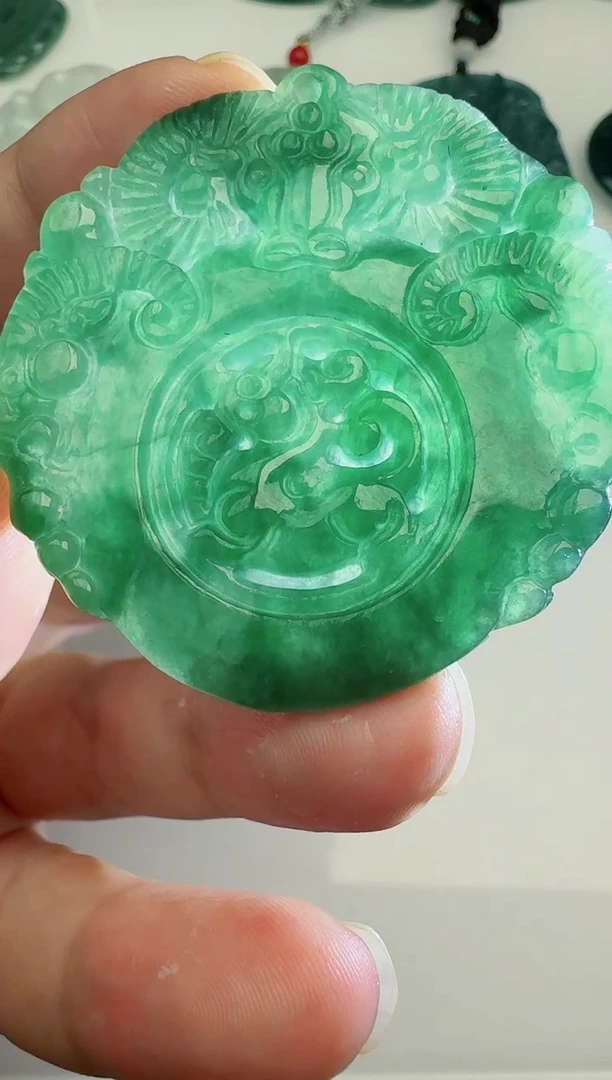 【闪购商品】翡翠吊坠(不含链)未镶嵌多样性随机发其一