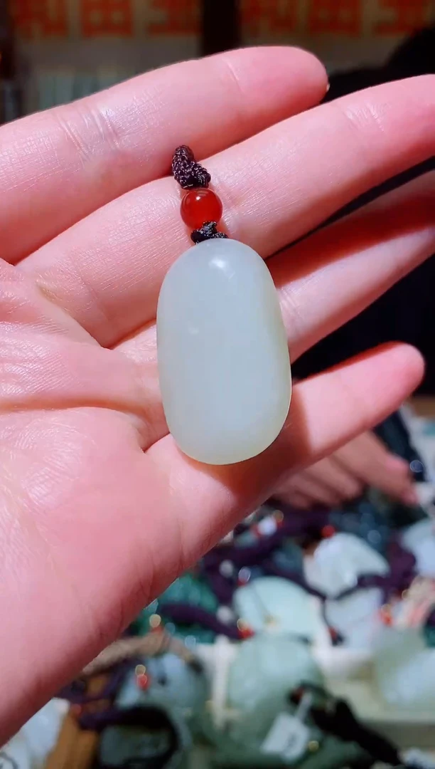 颈饰合金和田玉1