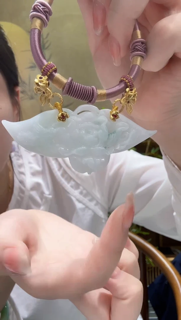 翡翠未镶嵌颈饰吊坠