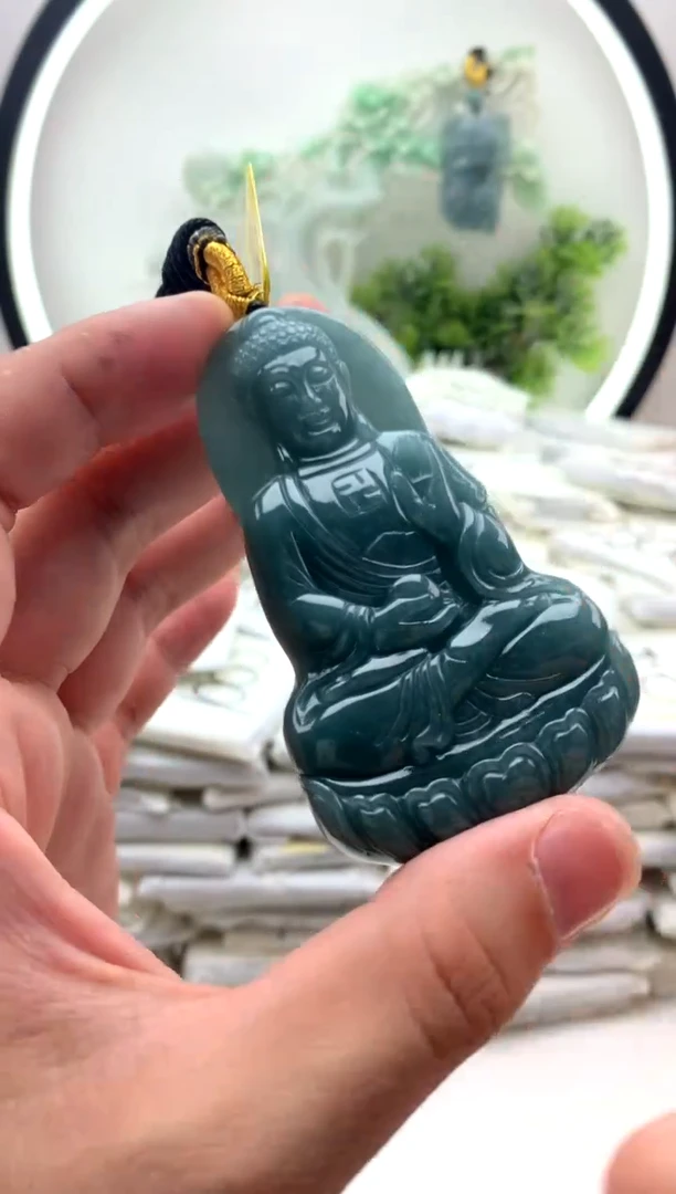 翡翠未镶嵌颈饰阿弥陀佛