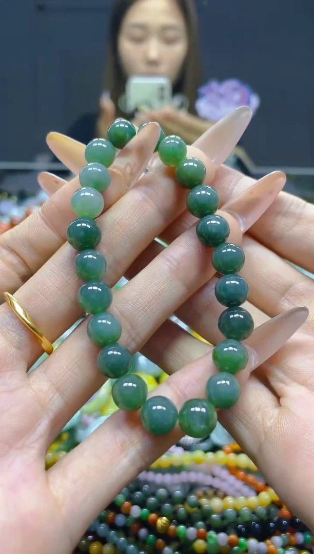 翡翠未镶嵌颈饰8MM/U/翡翠A货，一件也是批发价
