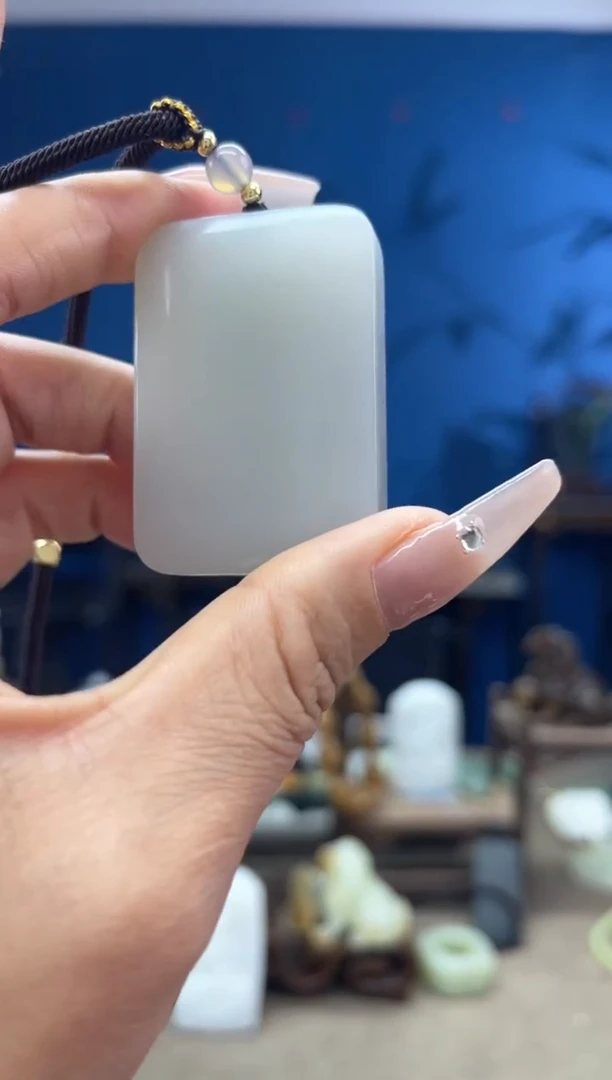 和田玉未镶嵌颈饰1