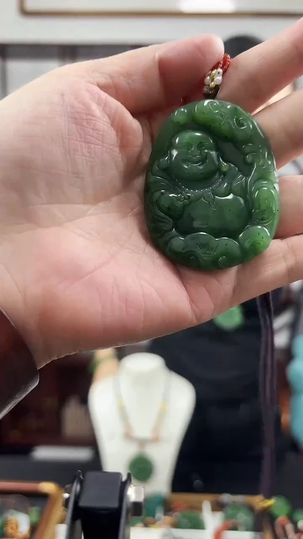 颈饰未镶嵌和田玉佛公