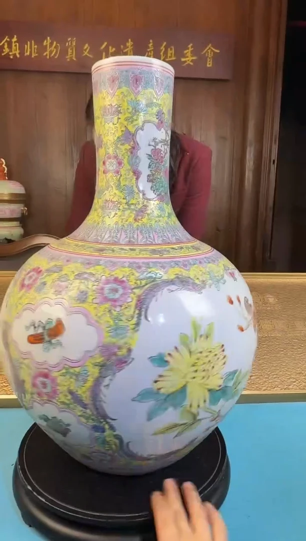 摆件陶瓷C22/珐琅花鸟纹天球瓶——————