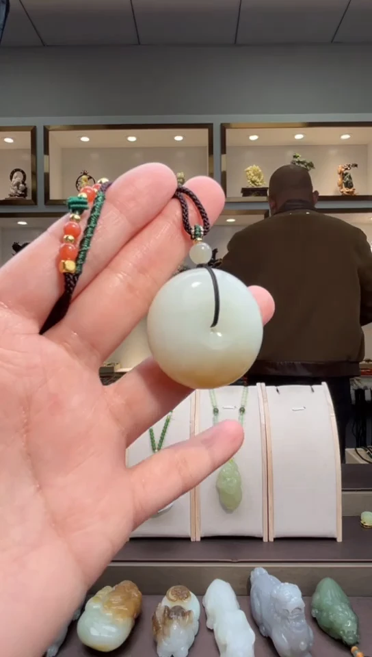 颈饰未镶嵌和田玉苏