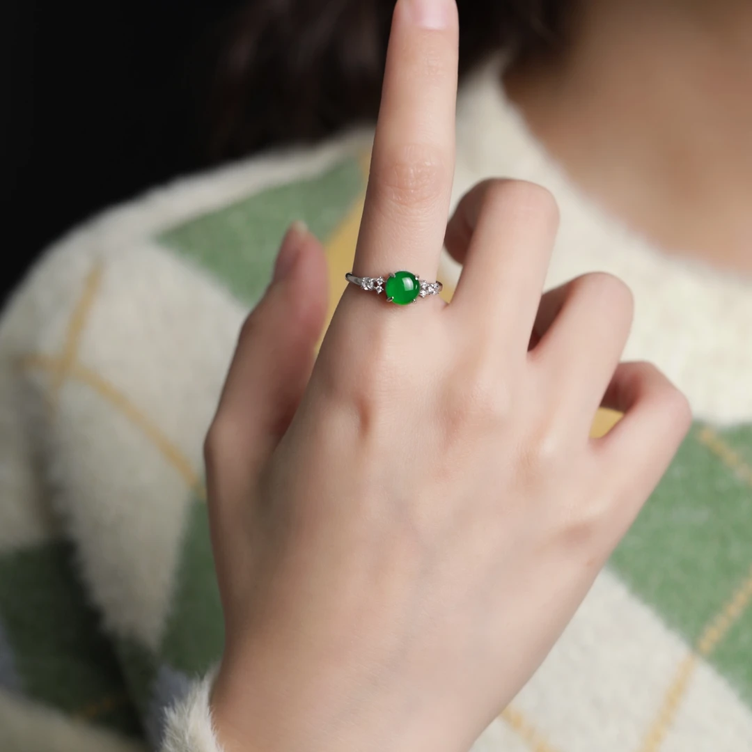 天然A货翡翠高冰种满绿色蛋面戒指S925银镶嵌小蛋面