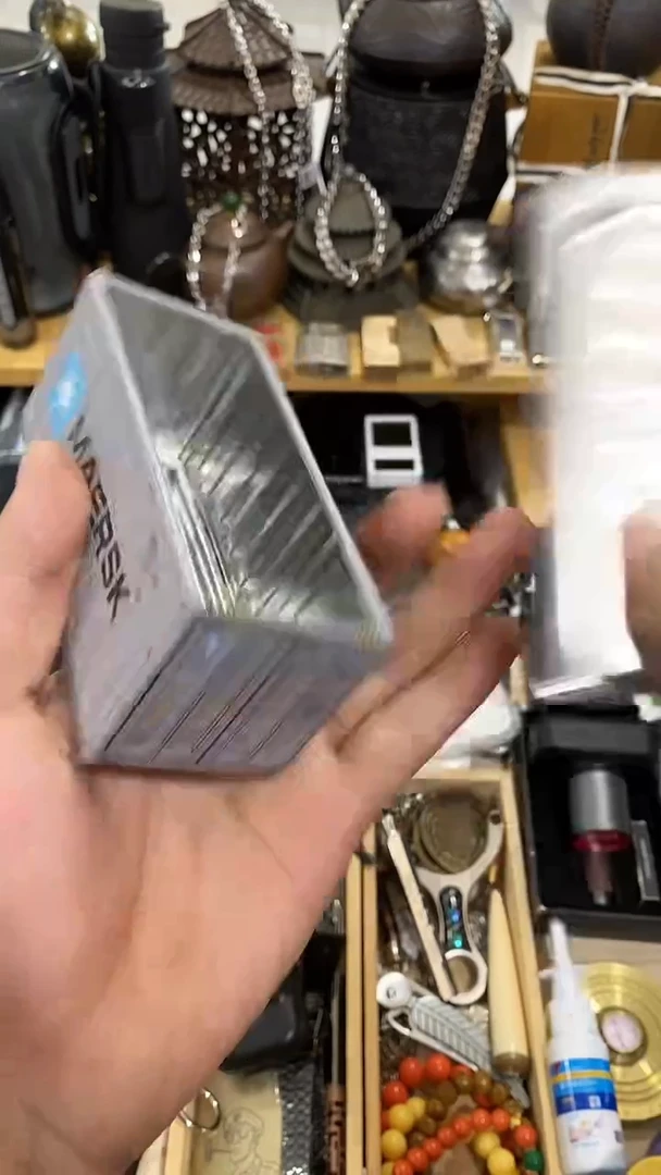 瓷片闪购商品  如图所示