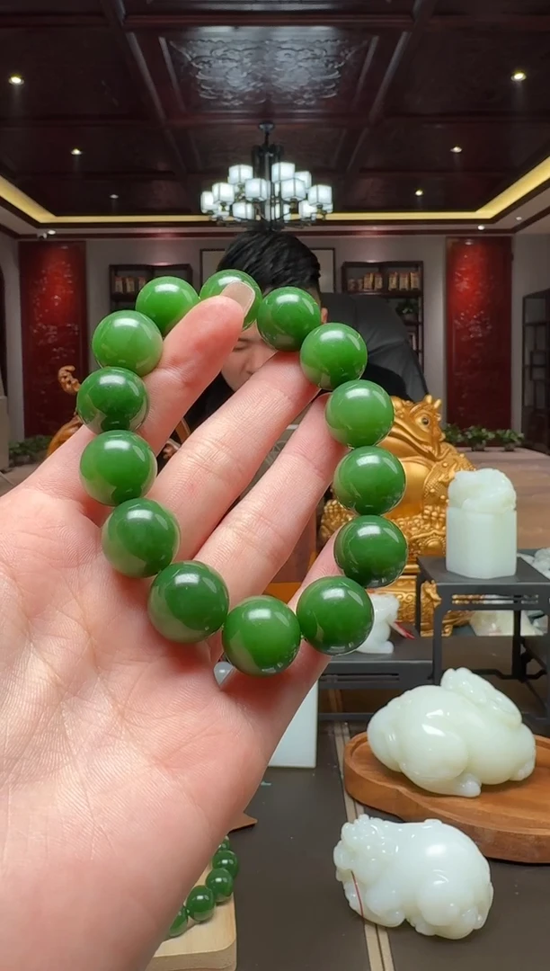 未镶嵌和田玉挂件by