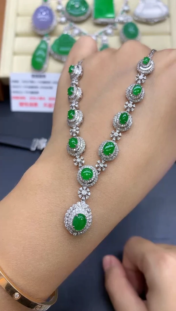 颈饰18K金镶嵌翡翠477-中国好珍宝