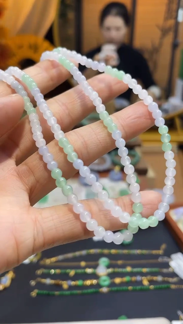 颈饰未镶嵌翡翠项链