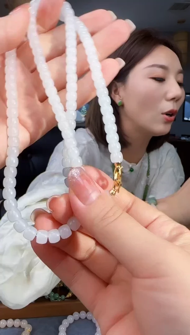 和田玉未镶嵌吊坠(不含链)1