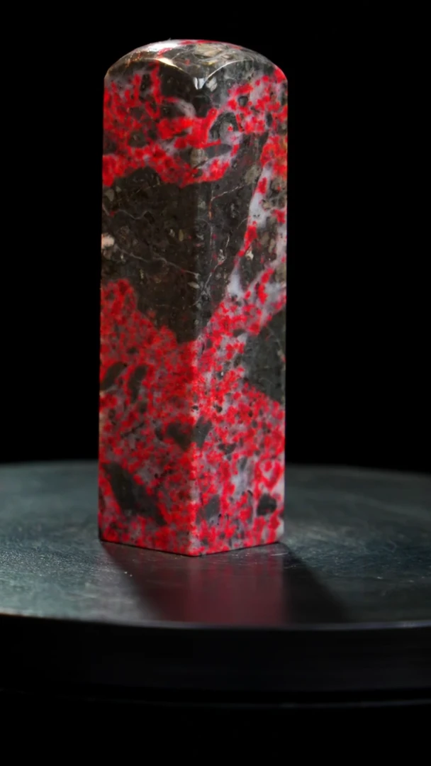 鸡血石刘关张鸡血石