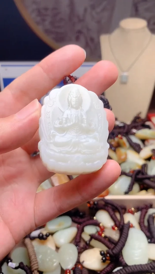 和田玉未镶嵌颈饰1