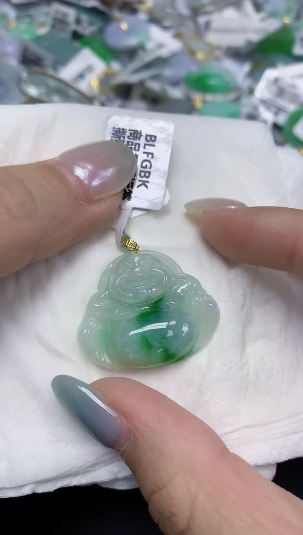 翡翠18K金镶嵌颈饰天然缅甸翡翠A货