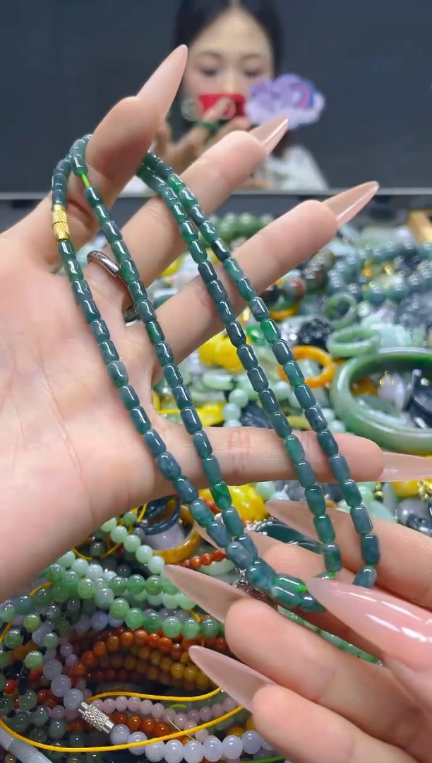 颈饰未镶嵌翡翠4MM