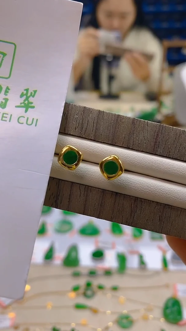 颈饰未镶嵌翡翠新号开播 全场乱卖