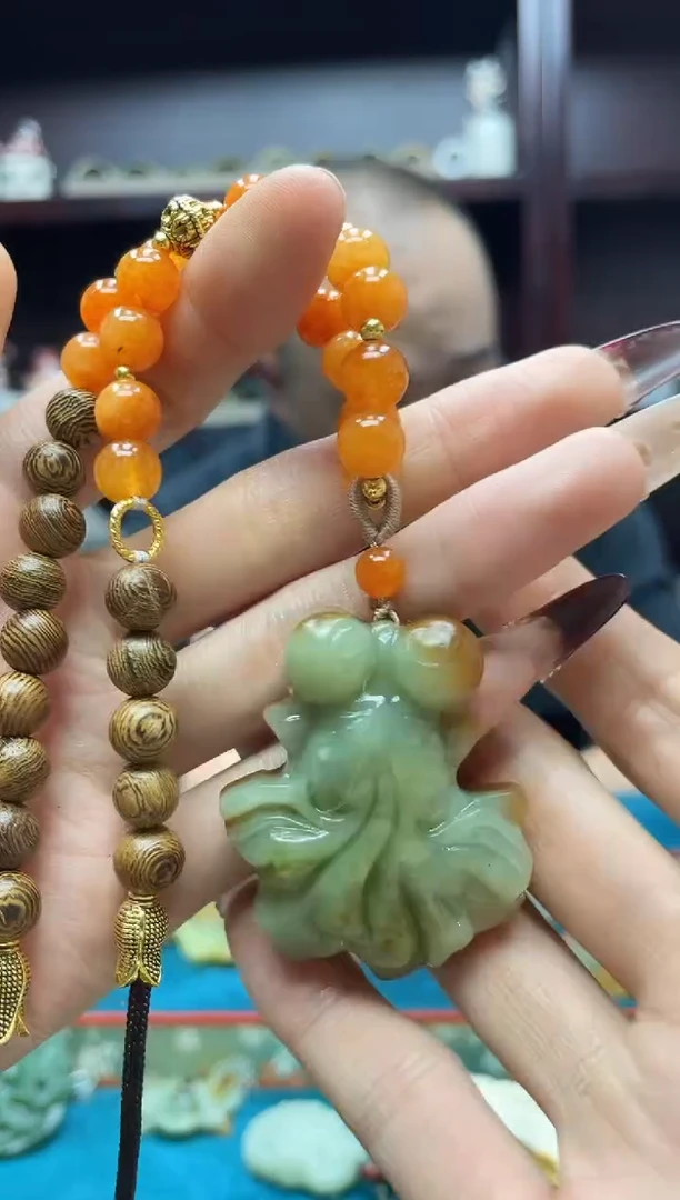 未镶嵌岫玉吊坠·