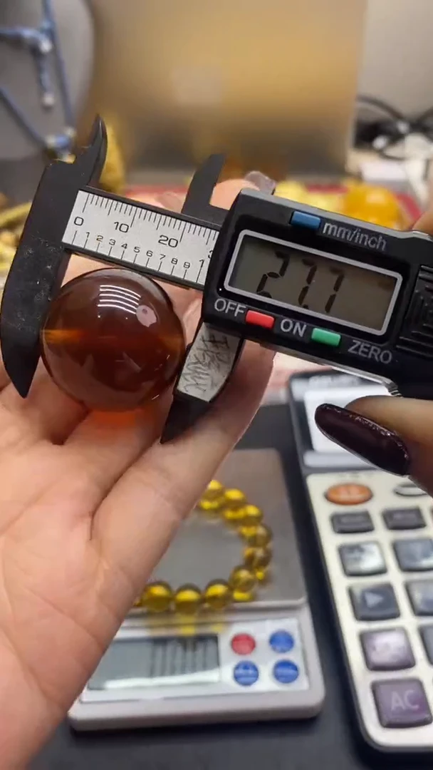 琥珀未镶嵌珠宝奇石311