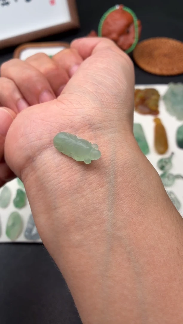 未镶嵌定制翡翠翡翠